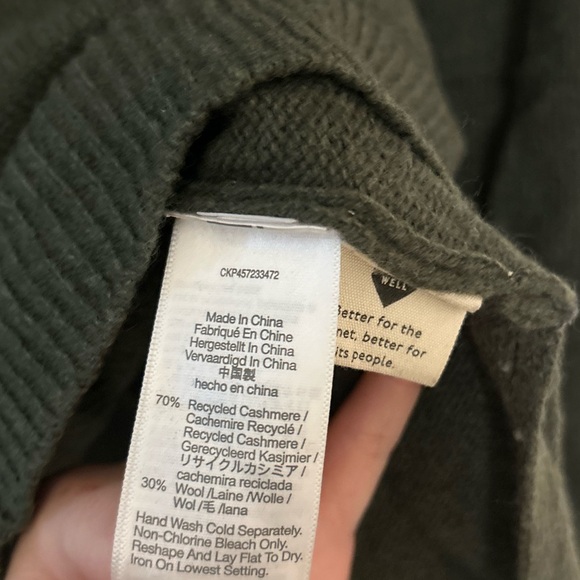 Madewell Recycled Cashmere Convertible Turtleneck Sweater - Picture 6 of 9